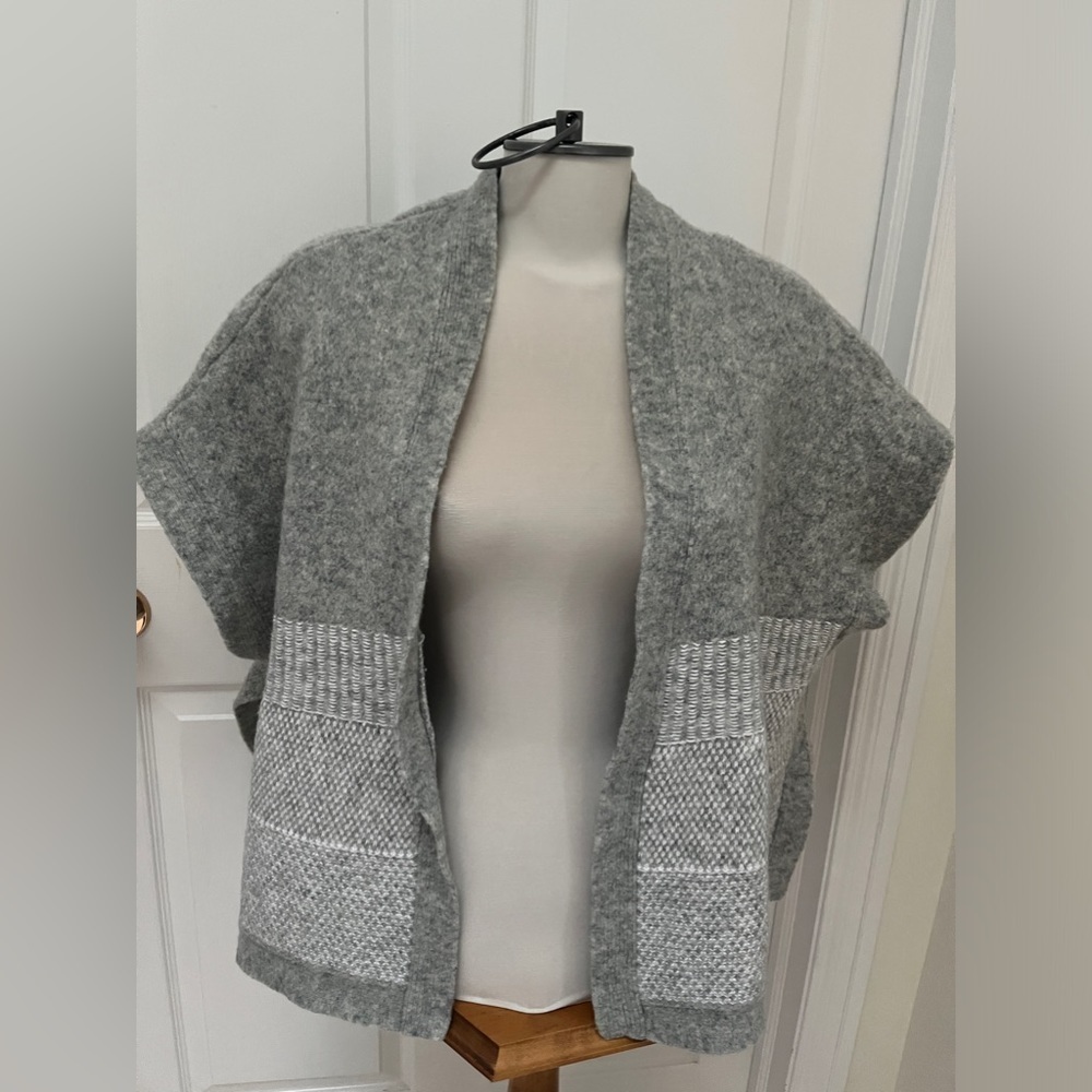 Banana Republic Gray Short-Sleeve Open Cardigan